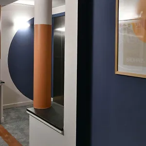 Ibis Styles Airport Aero 44 שרלרואה